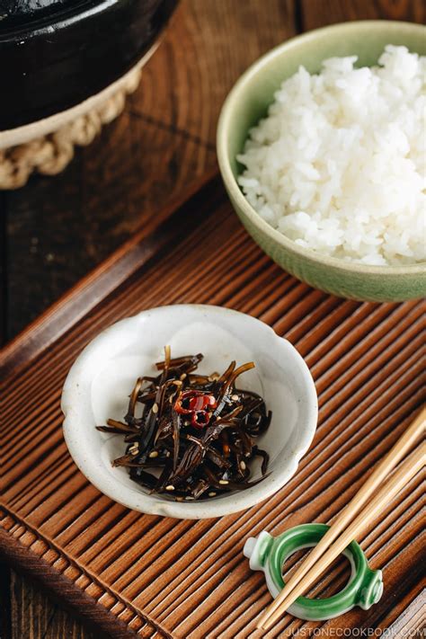 Kombu Tsukudani (Simmered Kombu) 昆布の佃煮 • Just One Cookbook