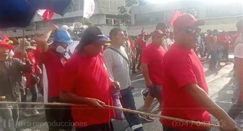 Llama Pituca On Twitter Borregos Con Polos Rojos En El Paro Nacional