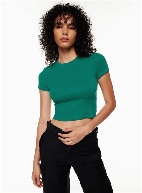 The 18 Best Green Crop Tops For Women To Style This Season