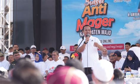 Gubernur Andi Sudirman Bersama 20 Ribu Warga Wajo Jalan Sehat Anti