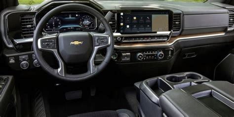 Exploring the Luxurious 2023 Chevy Silverado Interior - Its Released