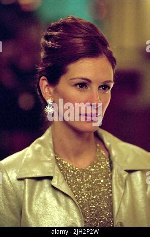 OCEAN'S ELEVEN Julia Roberts as Tess Ocean in the 2001 Warner film ...