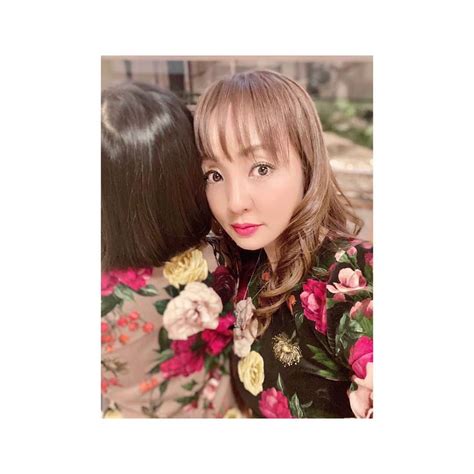 神田うのさんのインスタグラム写真 神田うのinstagram「10月8日は結婚記念日でした。 14年前に結納式を執り行って頂いた吉兆