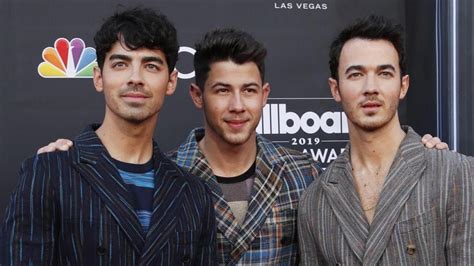 Los Jonas Brothers Regresan A Los Escenarios