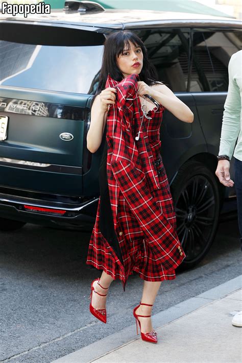 Jenna Ortega Nude Leaks Photo 6887506 Fapopedia