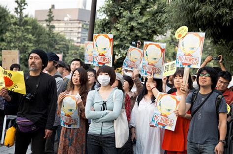 40 000 People March In Tokyo Against Nuclear Restart Pictures And Videos