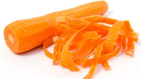 The Best Ways To Use Carrot Peelings