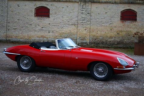 Jaguar E type Roadster i rött till salu