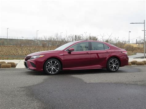 2020 Toyota Camry Hybrid: 86 Exterior Photos | U.S. News