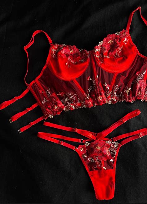 Wiktoria Set Czerwony Zestaw Gorset I Stringi Alia Lingerie