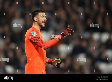 Tottenham Hotspur Goalkeeper Paulo Gazzaniga Stock Photo Alamy