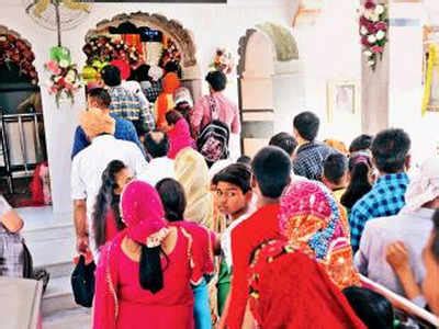 Navaratras: Thousands visits Mansa Devi temple | Chandigarh News ...