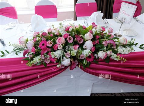 Wedding Table Flowers Stock Photo - Alamy