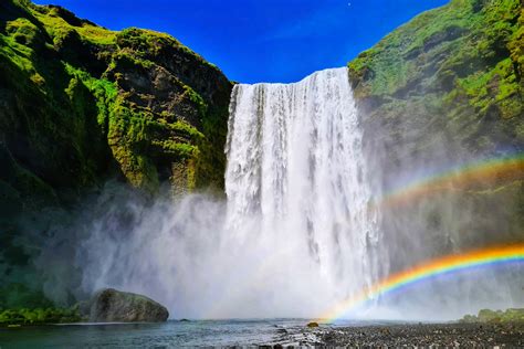 Cascada Skógafoss una majestuosa maravilla natural en Islandia