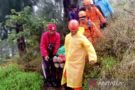 Tim Sar Gabungan Bali Evakuasi Jenazah Pendaki Asal As Di Gunung Agung