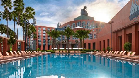 Pools at Walt Disney World Swan Hotel | Walt Disney World Resort