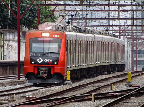 Trens Da S Rie J S O Maioria Na Linha Coral Metr Cptm