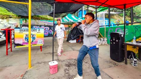 Medellin Comuna History Graffiti Tour With Cable Car Getyourguide