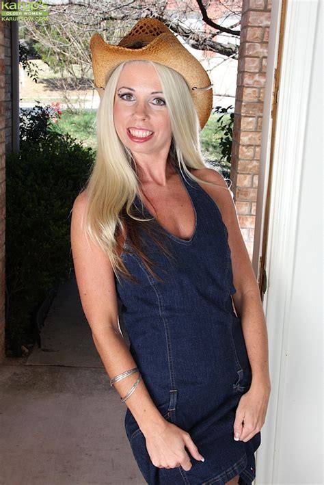 Beautiful Mature Boots XXX Dessert Picture