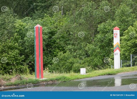 Border Crossing between Belarus and Lithuania Editorial Stock Image ...