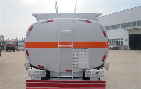 Dongfeng X Small Oil Delivery Truck Capacity L Hubei Dong Runze