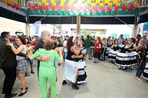 Sesc reúne grupos da 3ª Idade em um grande arraial em Caruaru Sesc