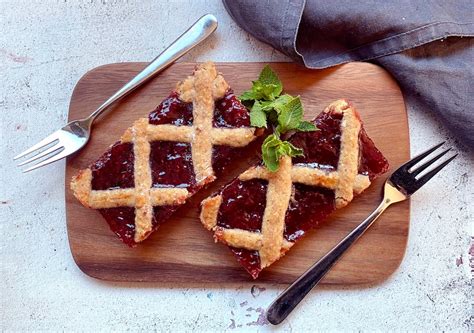 Einfaches Blitzrezept K Stliche Linzer Schnitten Vom Blech