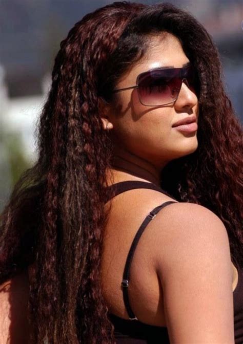 HOT GALLERY INDIAN ACTRESS Nayanathara Latest Hott Pic