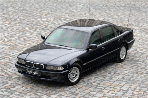 Klasické BMW radu 7 E38 už môže dostať veteránske značky tipovali by