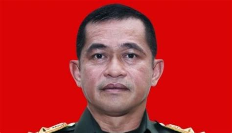 Jabat Pangkostrad Baru Ini Rekam Jejak Menantu Luhut Mayjen Tni