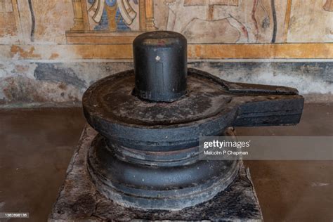 Shiva Lingam At Brihadishwara Temple Thanjavur Tamil Nadu India High-Res Stock Photo - Getty Images