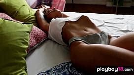 Skinny Flexible Ebony Beauty Showing Her Dark Pussy XNXX