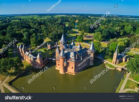 2,096 De Haar Castle Netherlands Images, Stock Photos & Vectors ...