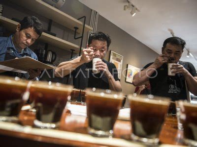 PELATIHAN UJI CITA RASA KOPI ANTARA Foto