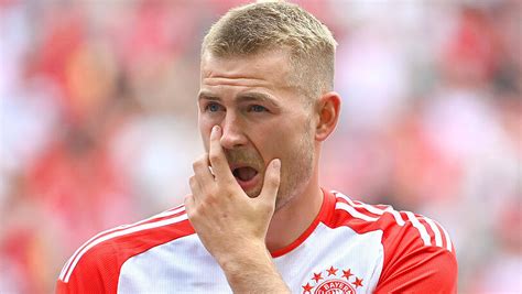 FC Bayern Verteidiger de Ligt mahnt Abendzeitung München