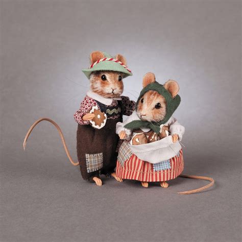 Hansel & Gretel Mice | R. John Wright Dolls