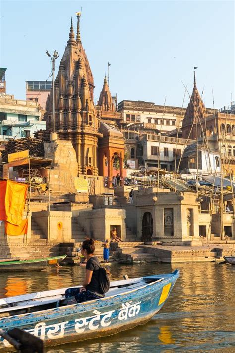 L Inde Varanasi Le Mars Une Vue Des Ghats Ratneshwar