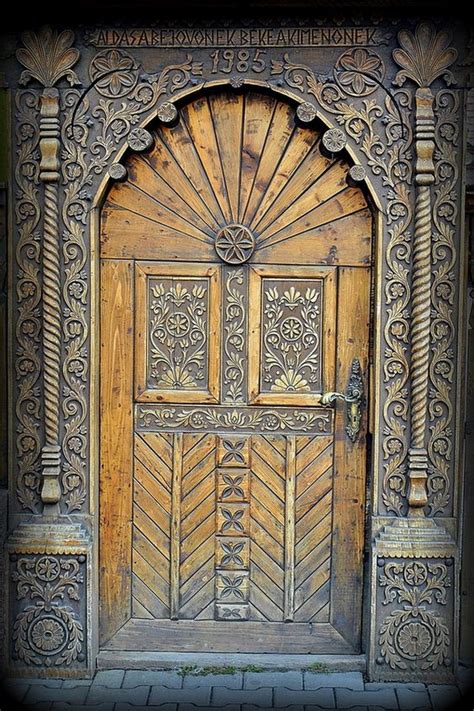 16 Splendidly Intricate Hand Carved Doors That You MUST SEE The ART