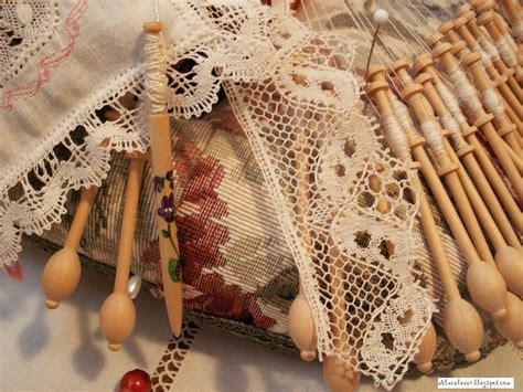 A Bobbin Lace Lover Bolillos Y Mundillos Bobbins Pillows