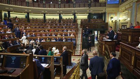 El Congreso Congela El Sueldo De Los Diputados Y Sube Un 3 5 El De Los