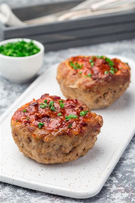 Tazas Bajas De La Carne Del Paleo Del Carburador Rellenas Con Los