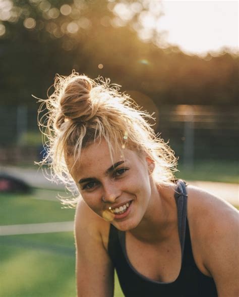 9 Hot Sexy Laura Freigang Bikini Pics