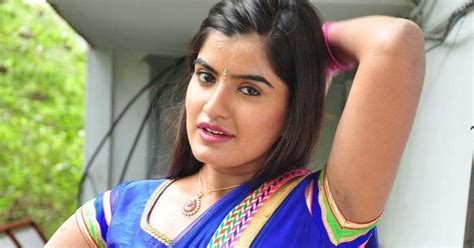 Keerthana Podhval Hot Navel Stills In Blue Saree At Rudra Launch Indian Filmy Actress