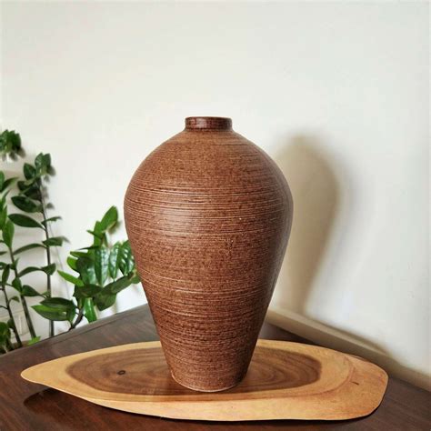 Handcrafted Ceramic Textured Flower Vase Brown