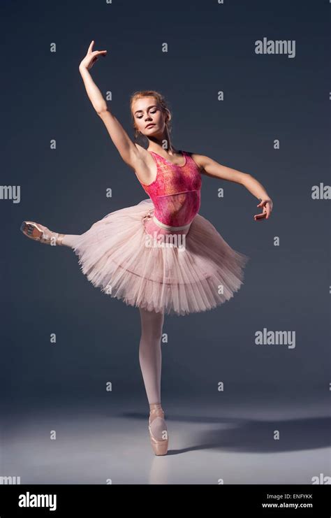 Portrait of the ballerina in ballet pose Stock Photo - Alamy