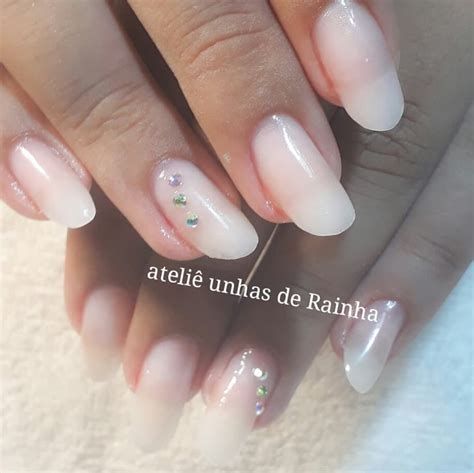 Ateliê unhas de Rainha formato amêndoada Nails Slim Amo que eu