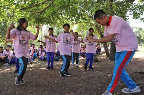 Lestarikan Budaya Srikandi Ganjar Ajarkan Tari Te O Renda Khas Rote Ndao