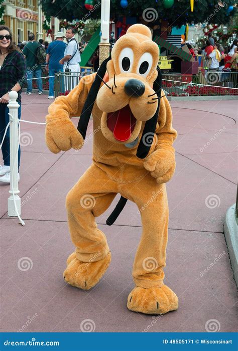 Disney Pluto Character Costume At Disneyland Parade Editorial Photo | CartoonDealer.com #158954637