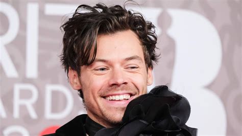 Harry Styles Romanze Mit Anne Hathaway Als Du Mich Sahst Auf Prime Wurde Entschärft Sternde