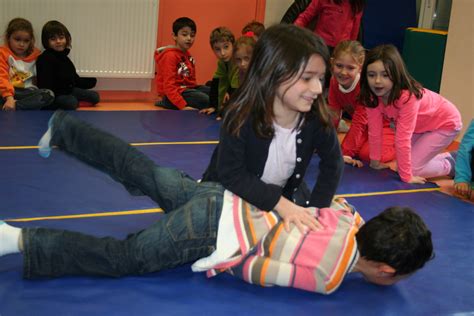 Séance de sport CP CE1 Ecole Saint Joseph Lumbin